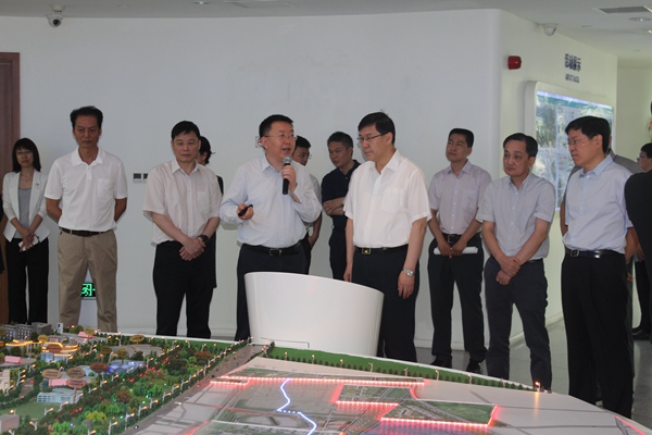 北京市副市长阴和俊调研中关村生命园